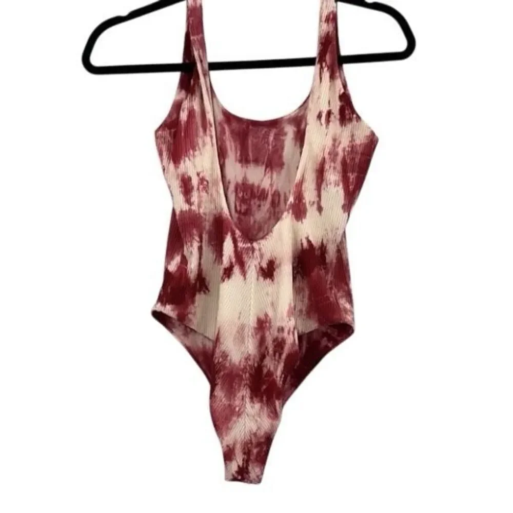 Leonisa Red White Crinkle Tie Dye Scoop Neck Lined One Piece Swimsuit Medium